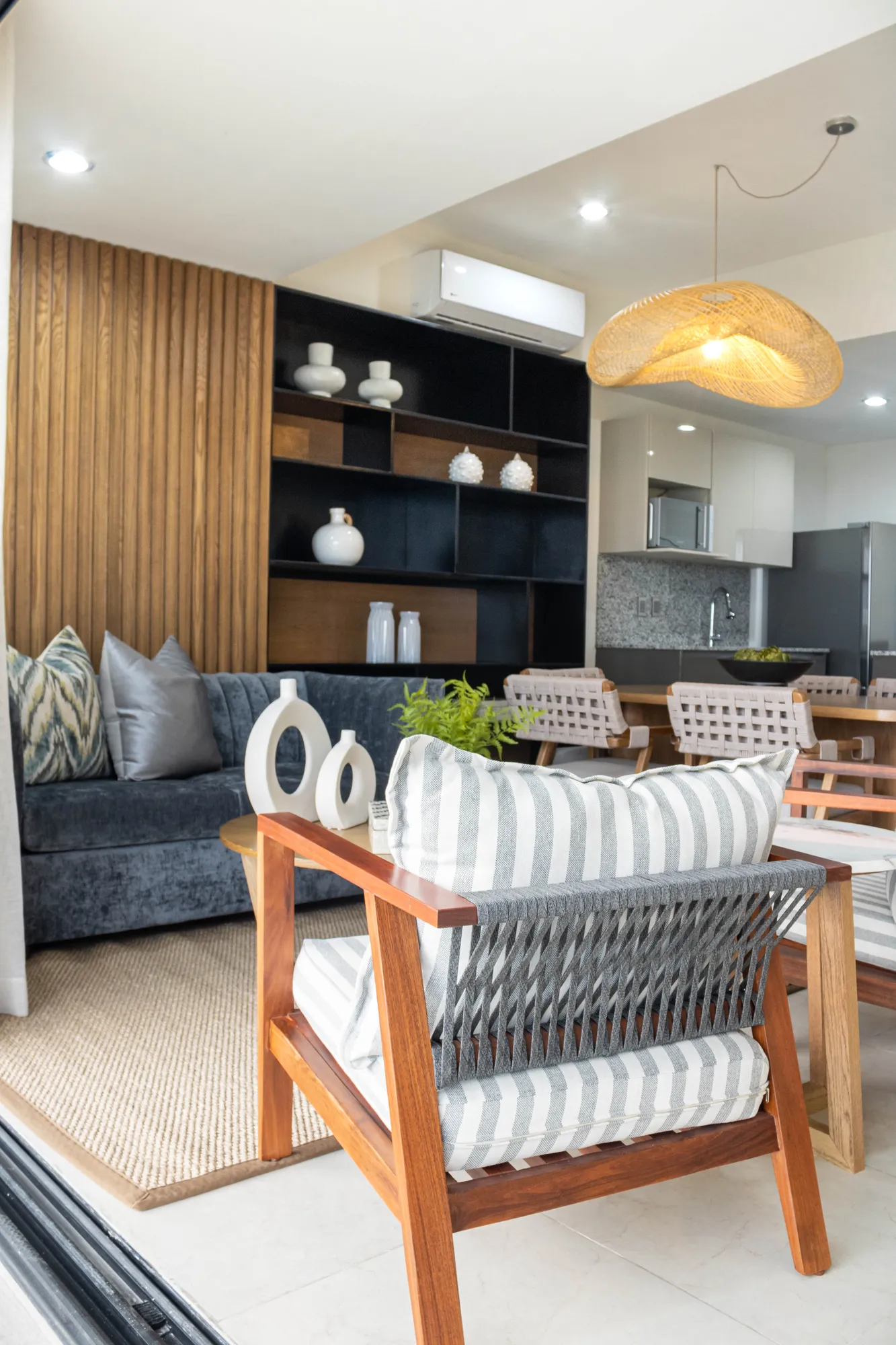 Departamento en Altomare, Mazatlán — interiorismo Punto Home frente al mar