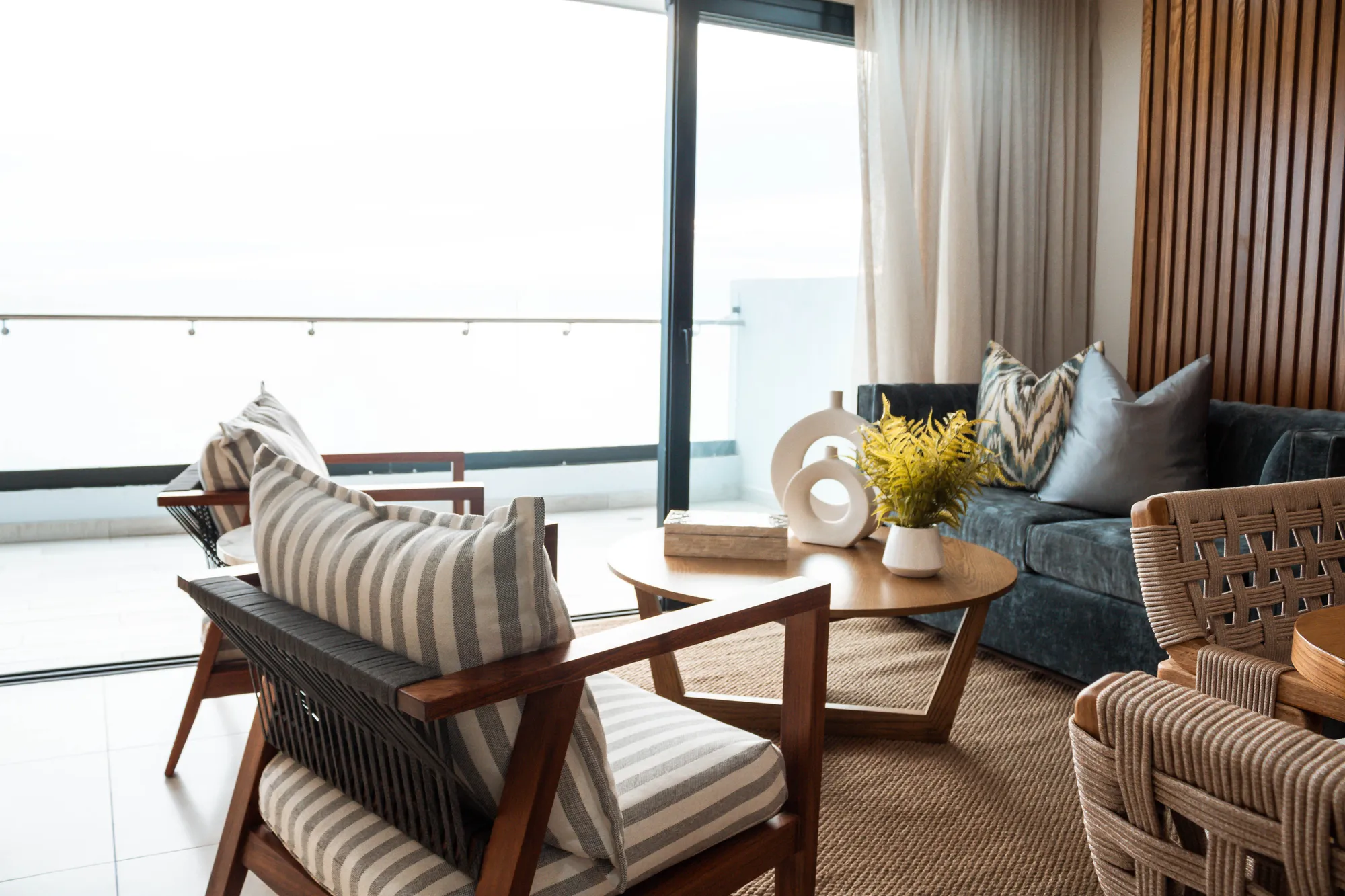 Departamento en Altomare, Mazatlán — interiorismo Punto Home frente al mar