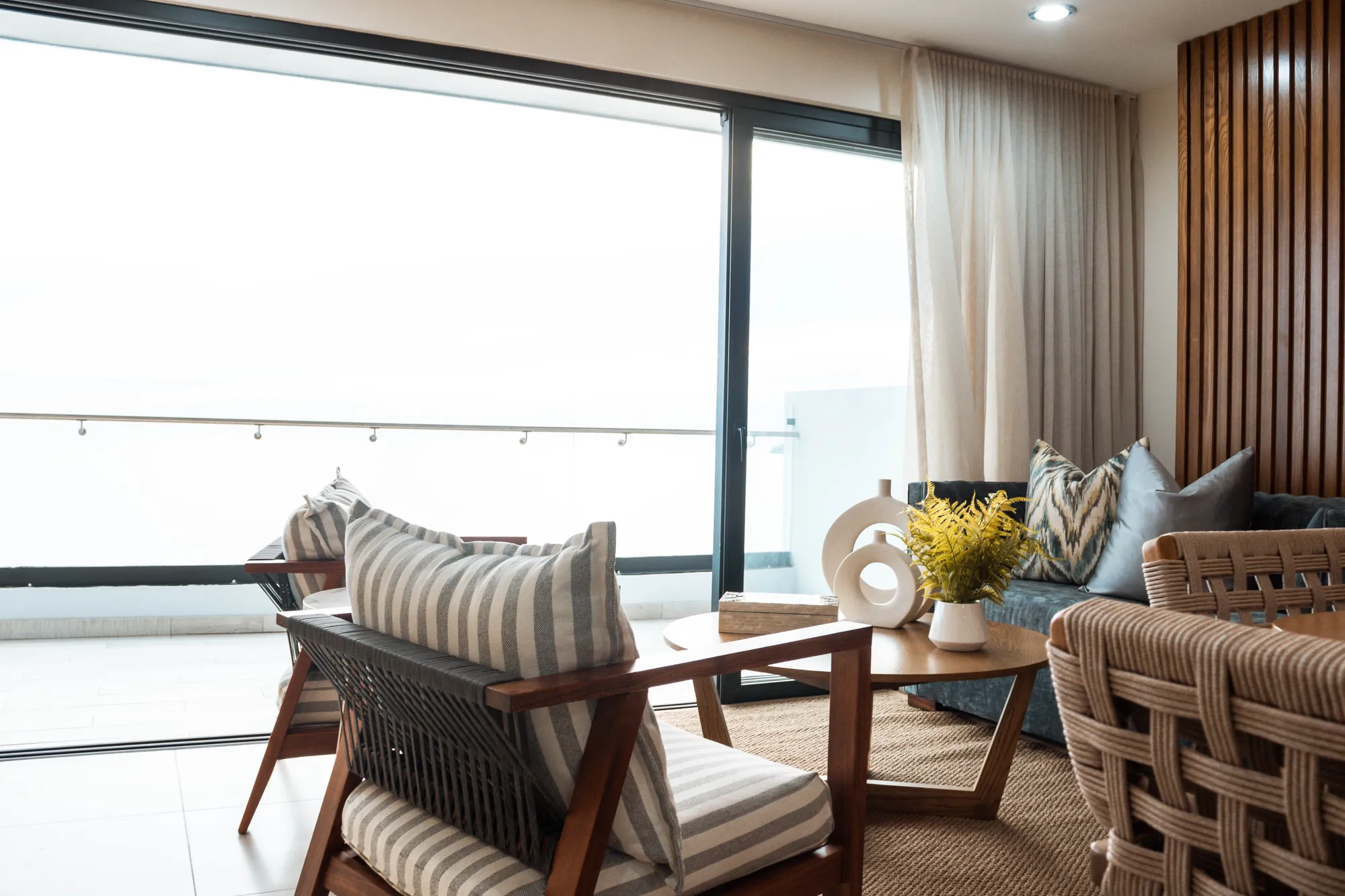 Departamento en Altomare, Mazatlán — interiorismo Punto Home frente al mar
