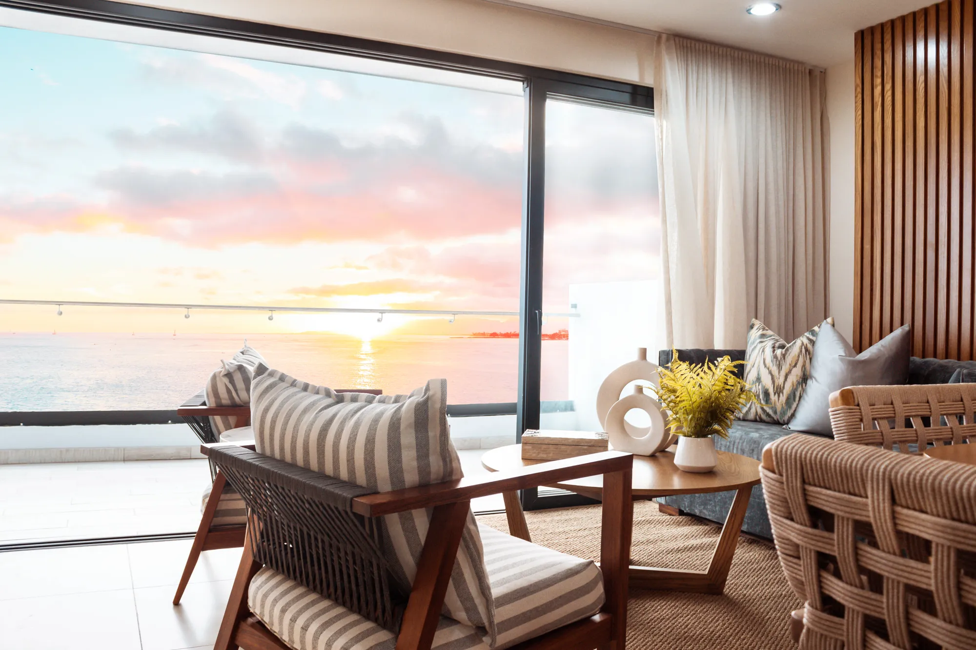 Departamento en Altomare, Mazatlán — interiorismo Punto Home frente al mar