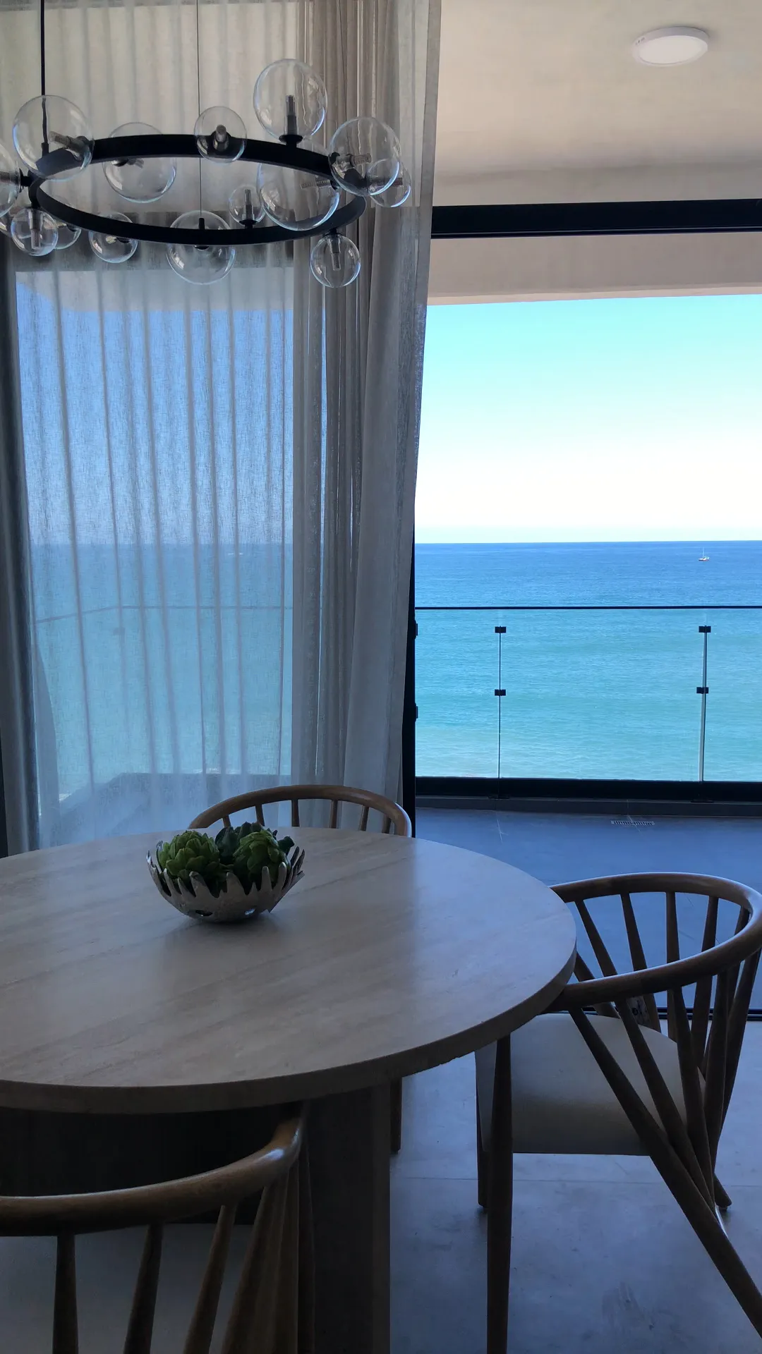 Departamento en Litoral, Mazatlán — interiorismo Punto Home con vista al mar