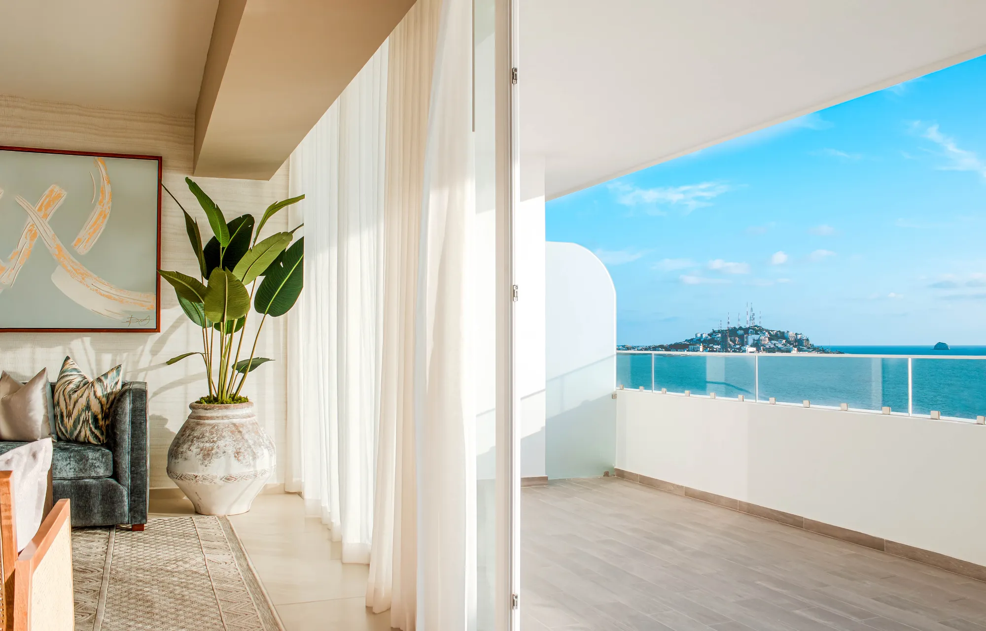 Departamento en Cristalbay, Mazatlán — interiorismo Punto Home frente al mar