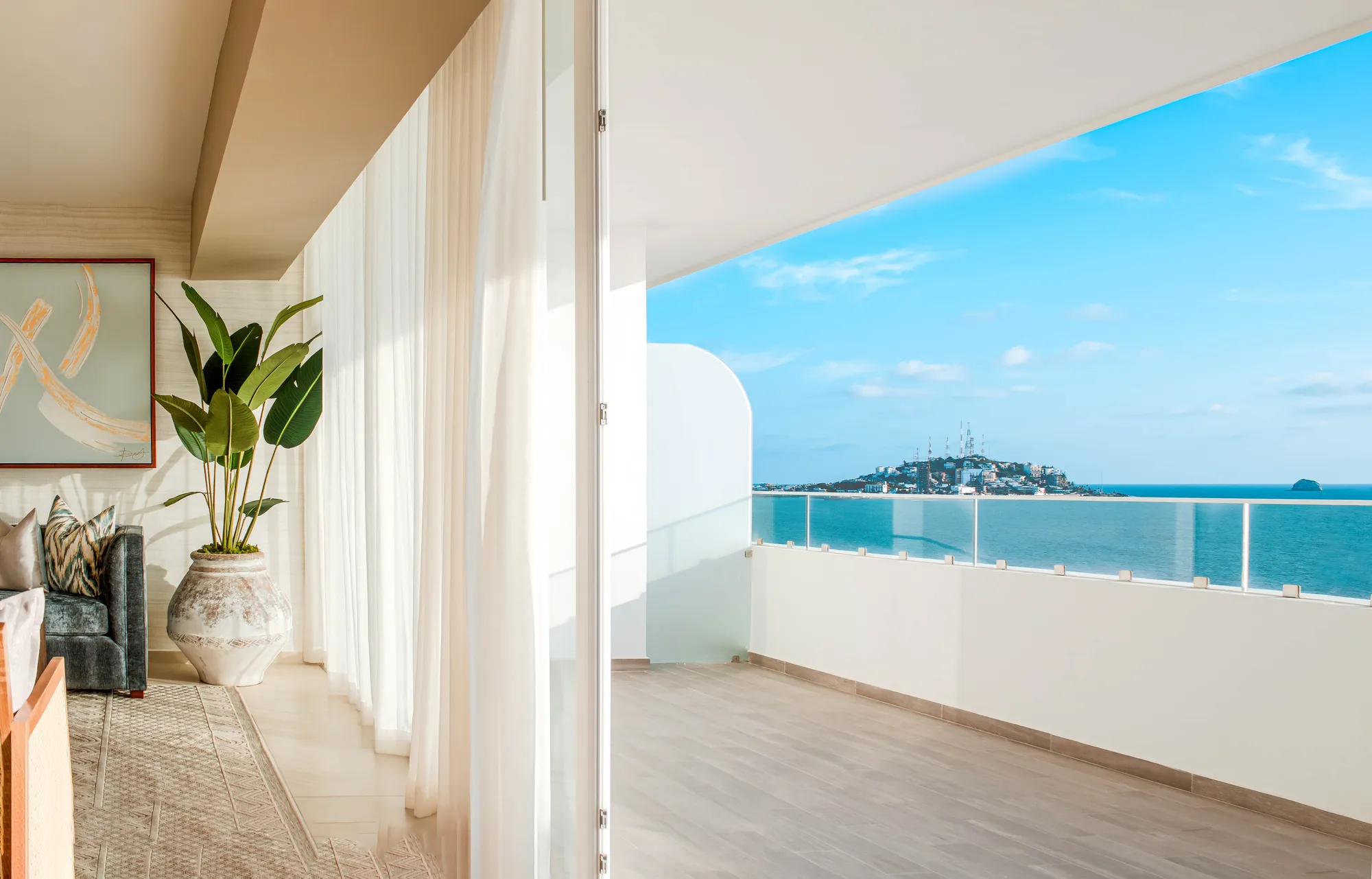 Departamento en Cristalbay, Mazatlán — interiorismo Punto Home frente al mar